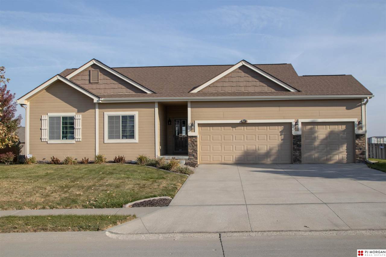 17330 Meredith Avenue - Photo 1