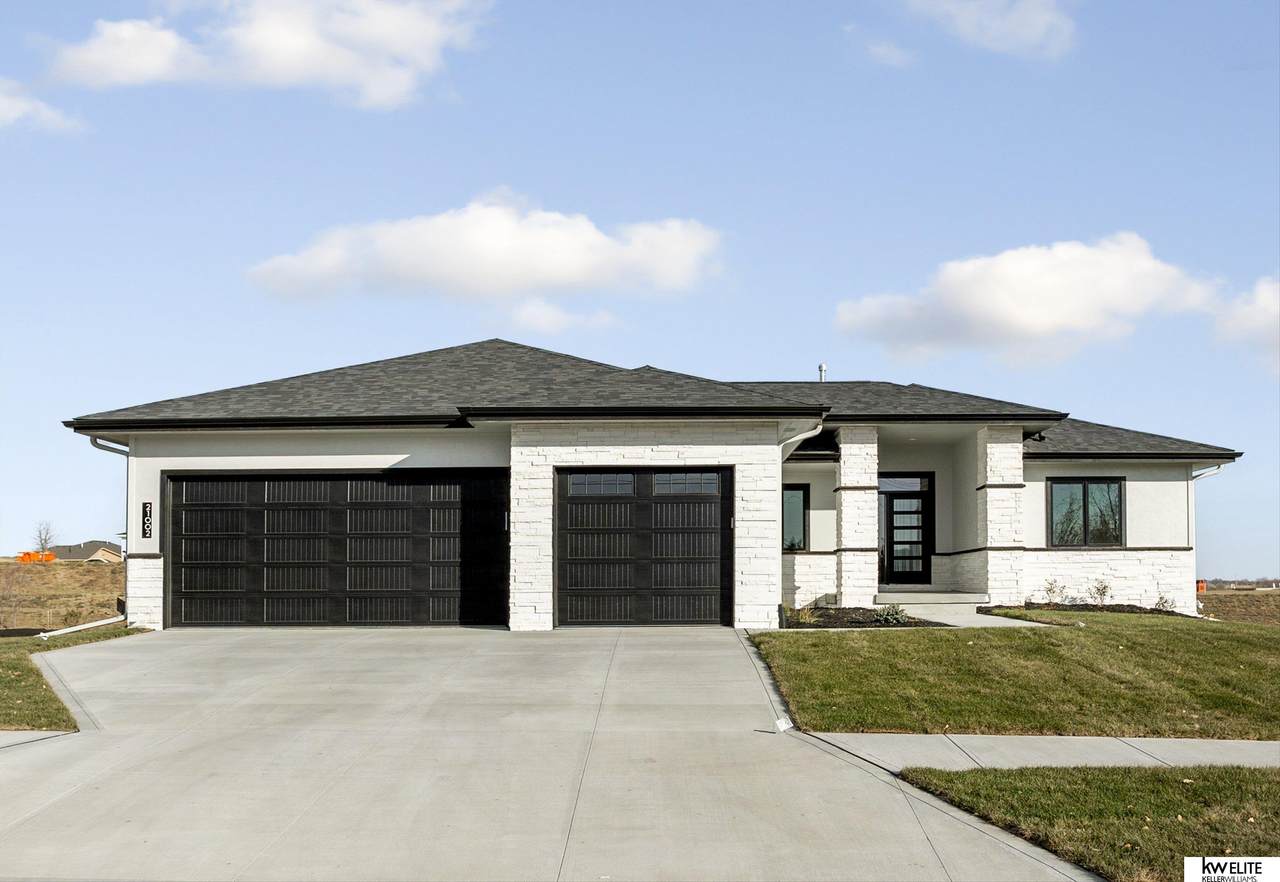 21002 E Street - Photo 1