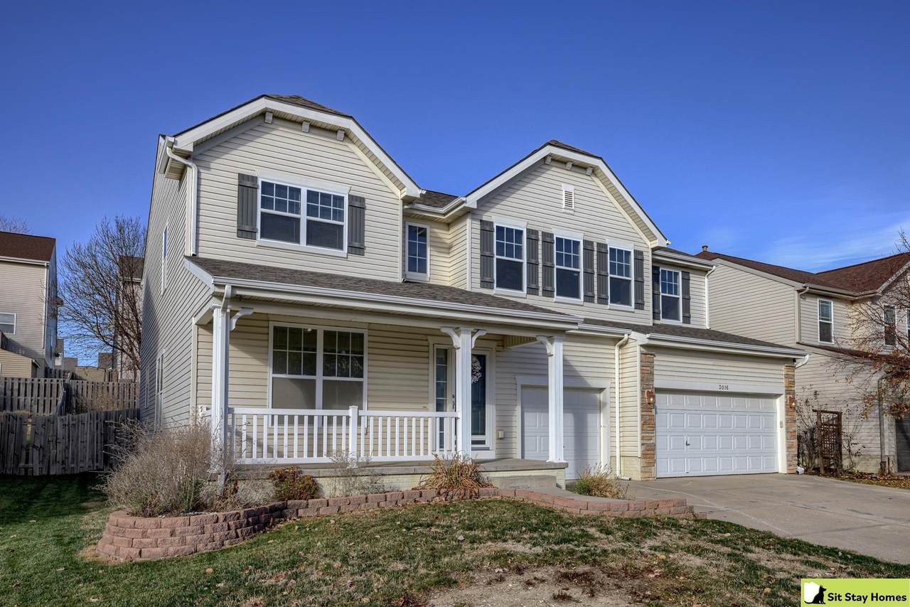 3016 169th Street - Photo 1