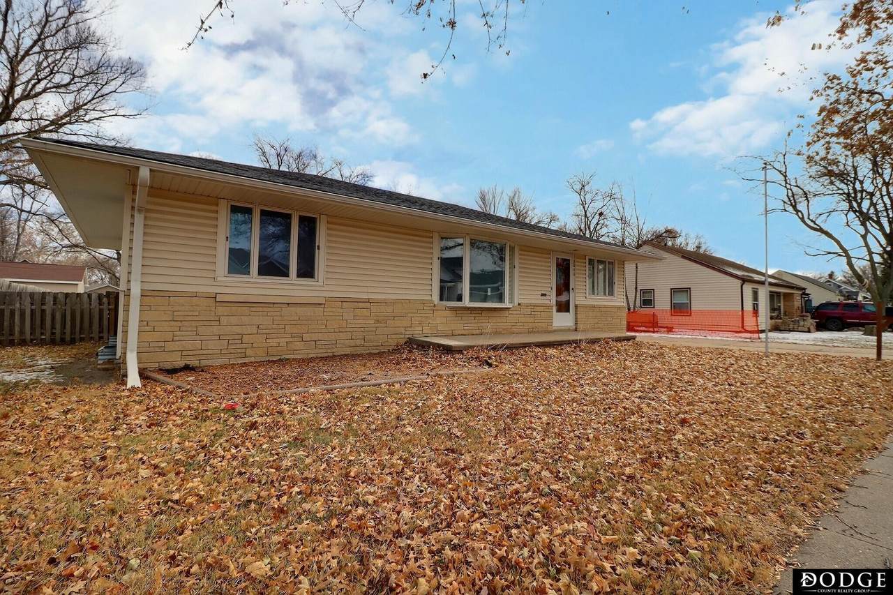 2040 N Maxwell Avenue - Photo 1