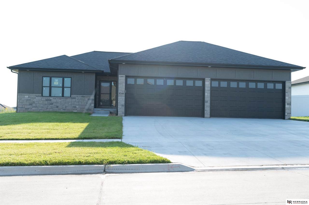 1046 107Th Street - Photo 1