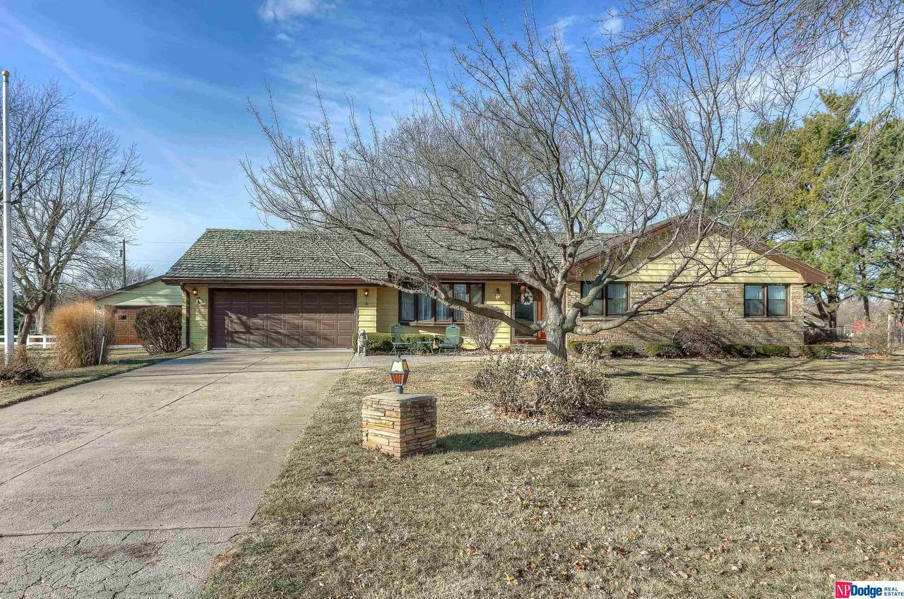 10610 Earl Avenue - Photo 1