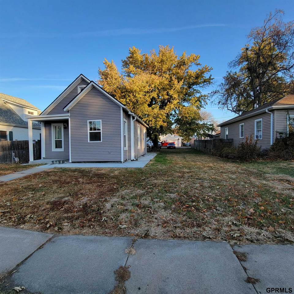 3122 B Avenue - Photo 1
