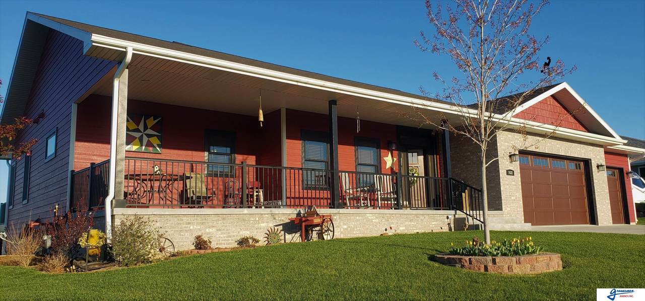 1631 Oak Street - Photo 1