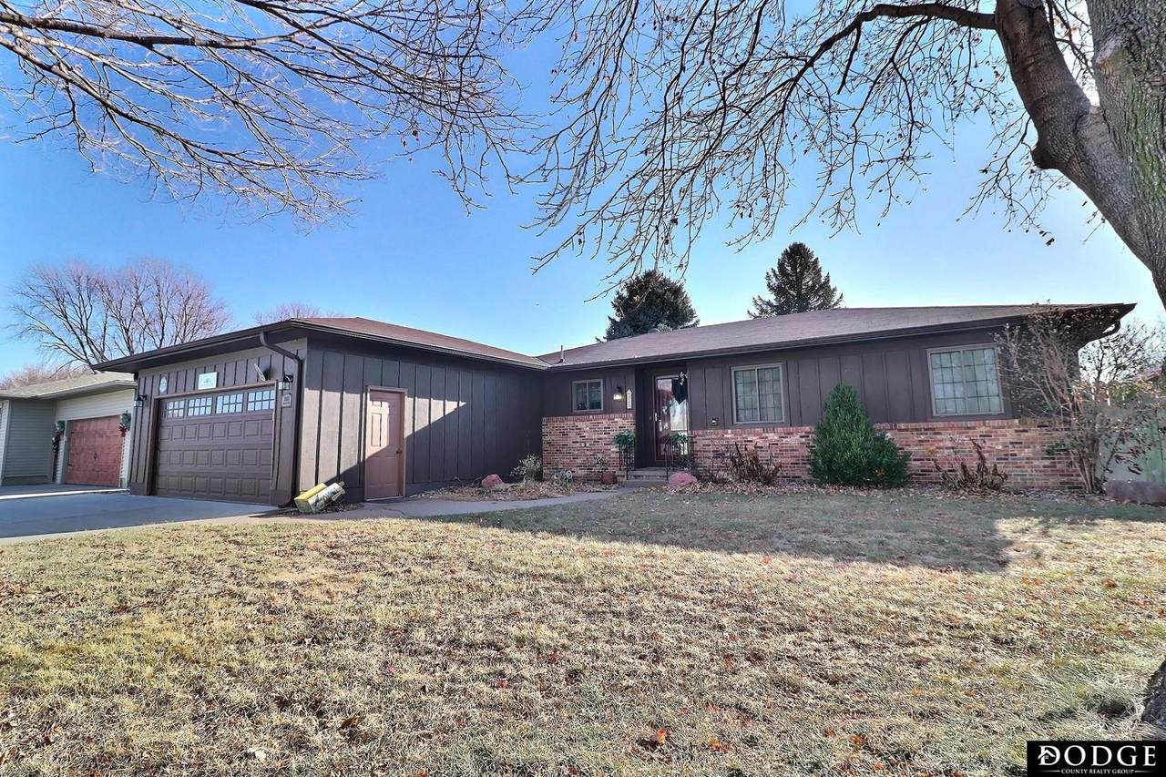 2223 Cuming Street - Photo 1