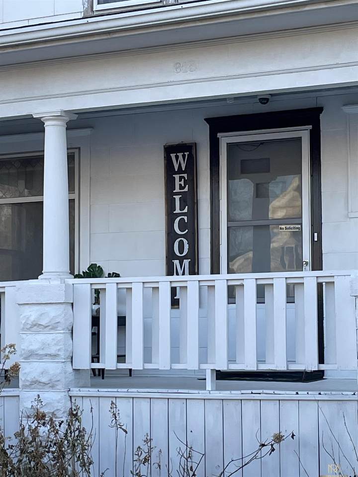 815 F Street - Photo 1