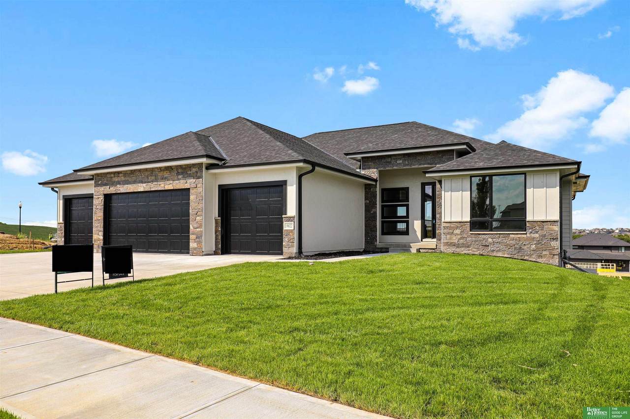 19022 Acorn Drive - Photo 1