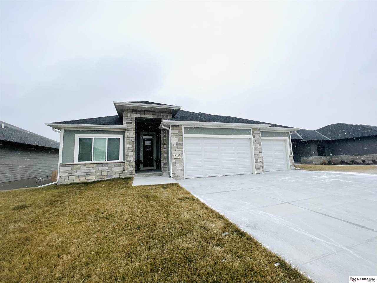 8200 97 Street - Photo 1