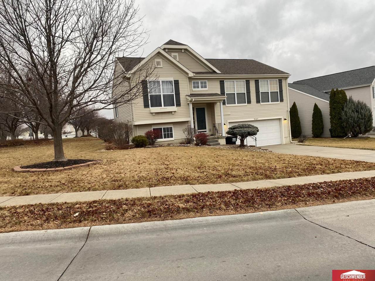 16420 Erskine Street - Photo 1