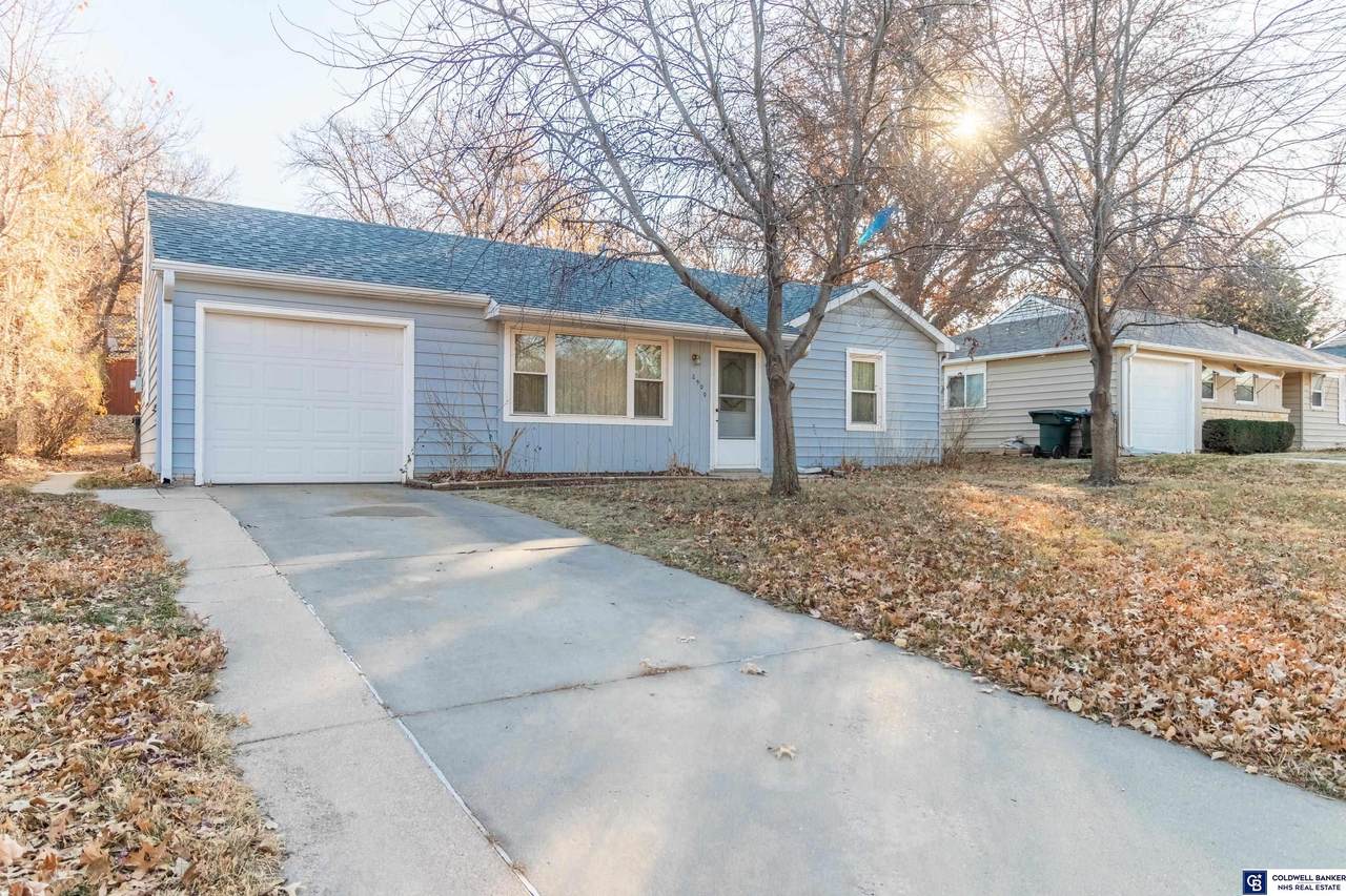 2900 33rd - Photo 1