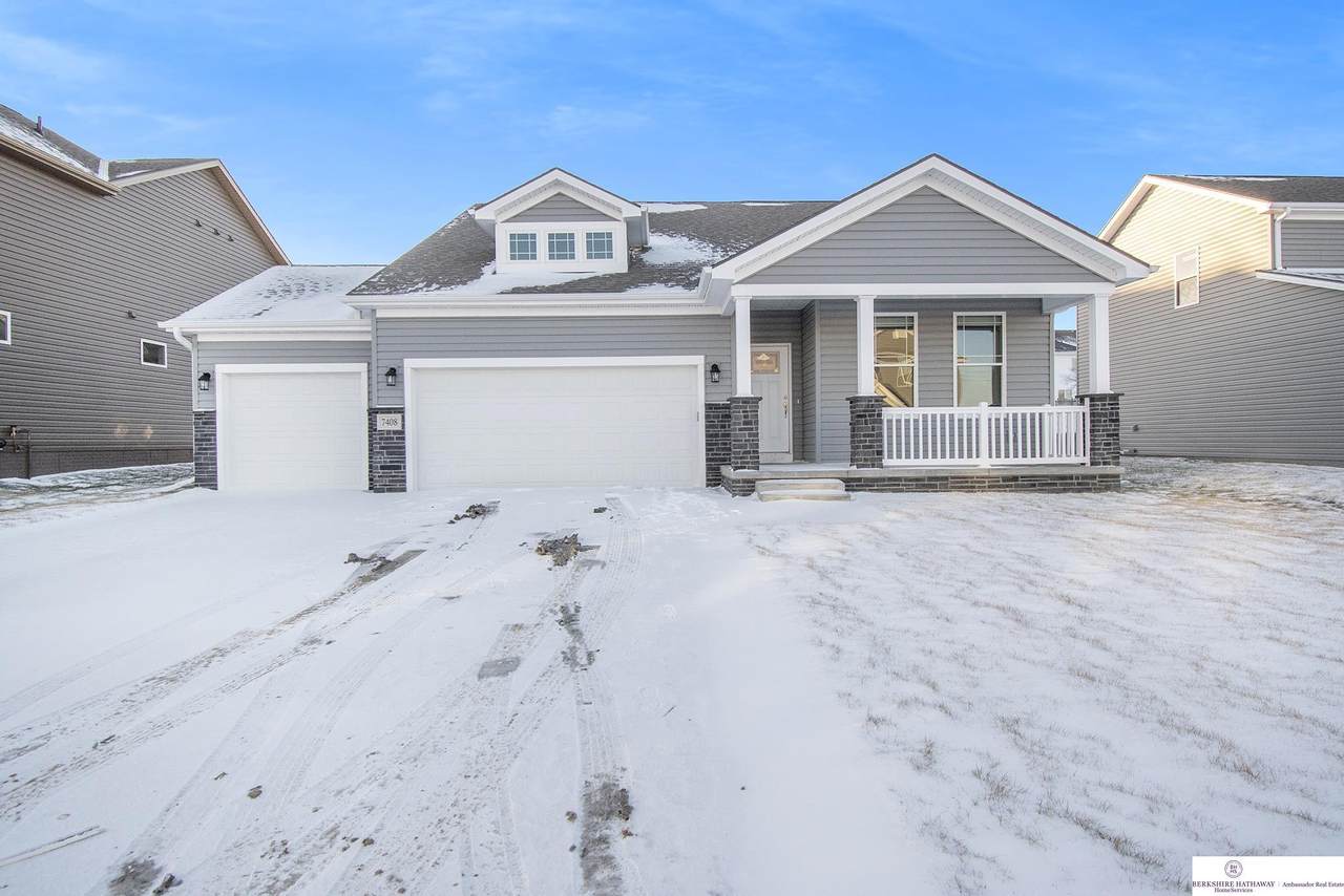 7408 185 Street - Photo 1