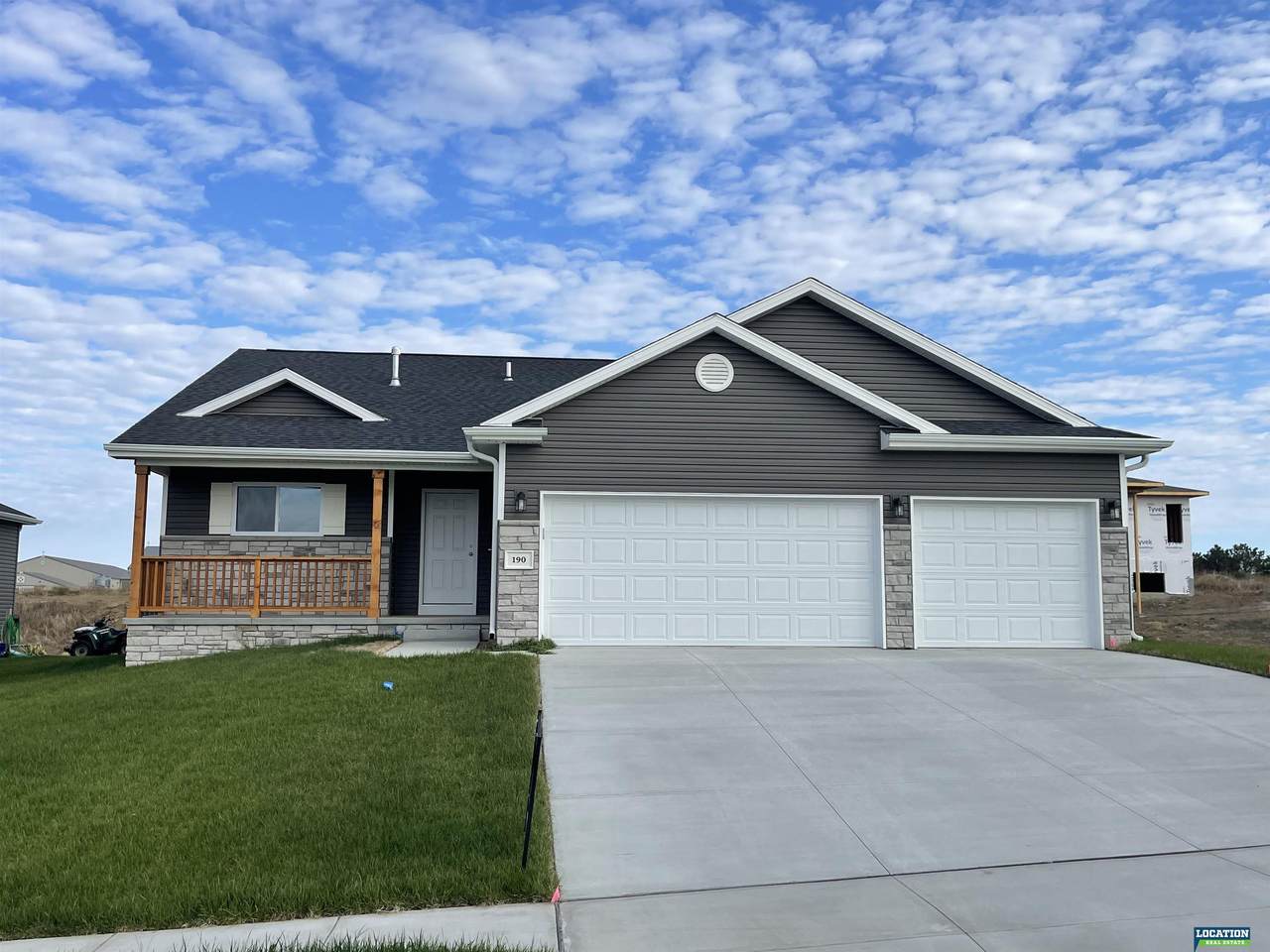 190 Woodland Boulevard - Photo 1
