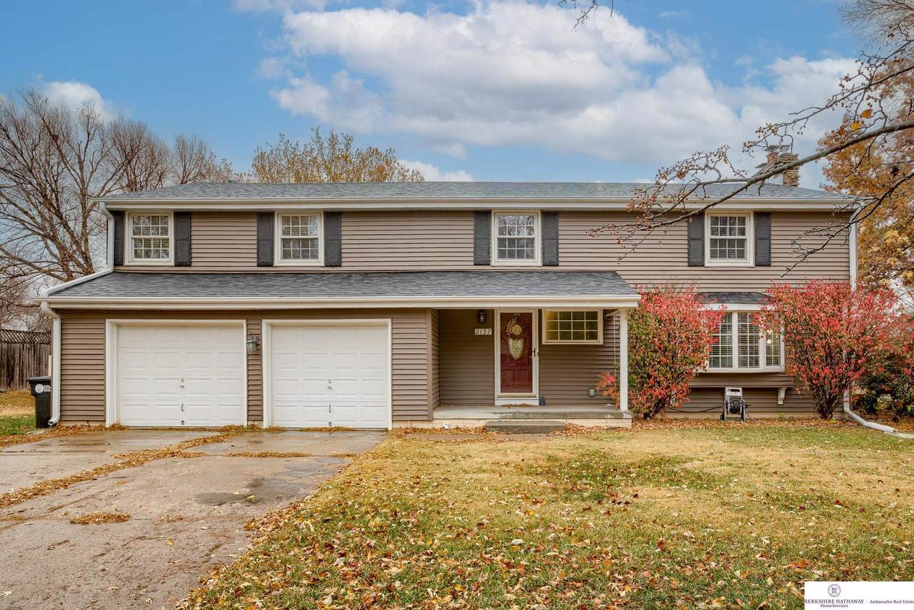 2137 113 Street - Photo 1