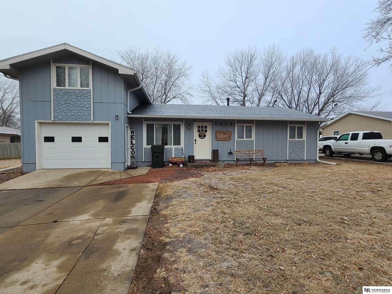 1625 Oak Street - Photo 1