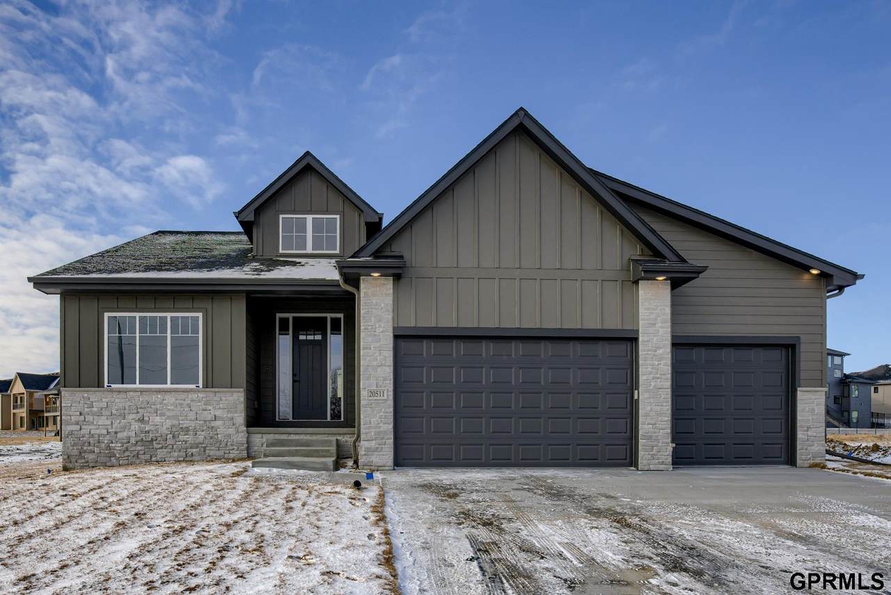 20511 Hartman Avenue - Photo 1