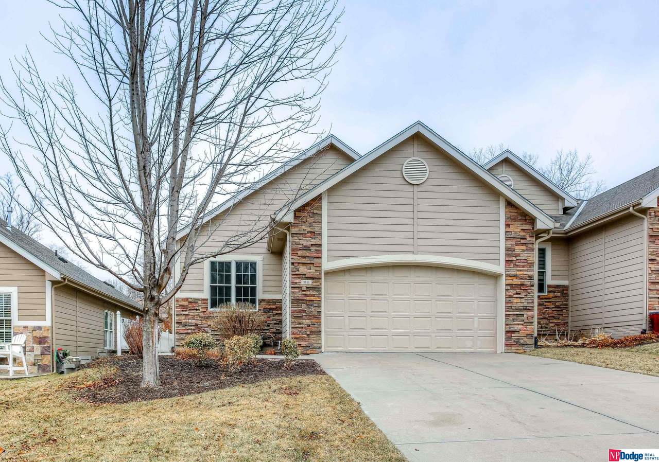 2511 Lynnwood Drive - Photo 1