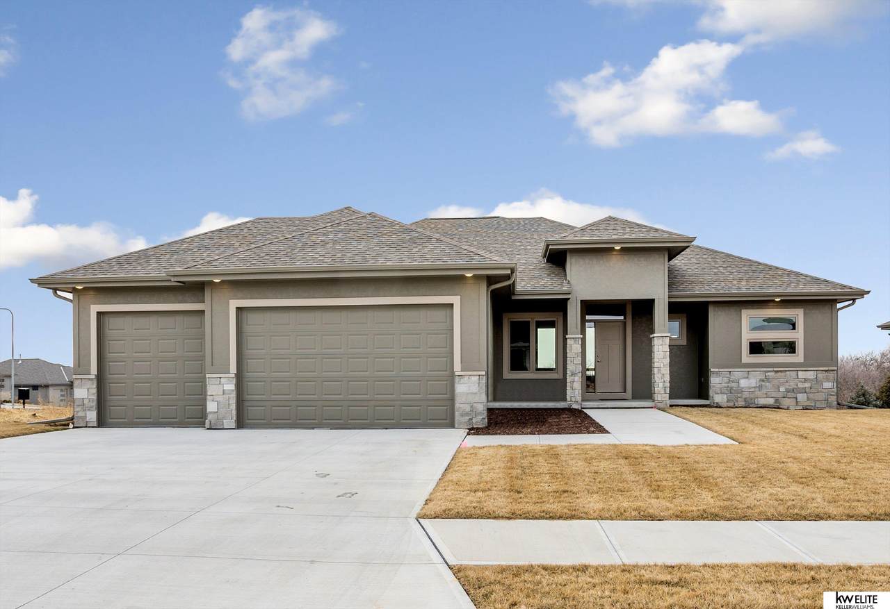 4810 192 Avenue - Photo 1