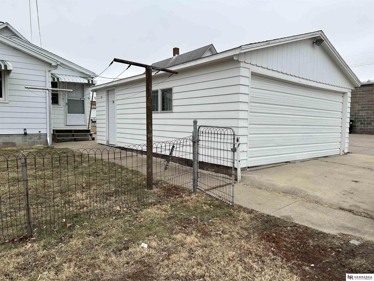 5134 39 Street - Photo 1
