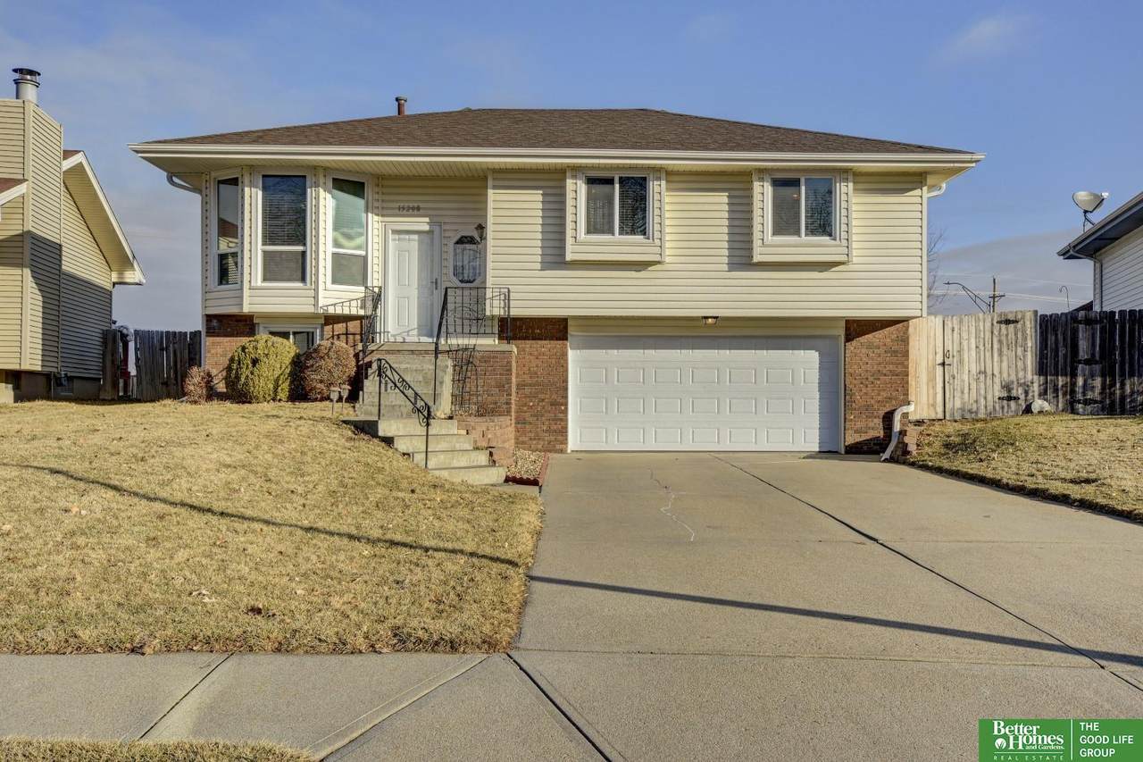 15208 R Street - Photo 1
