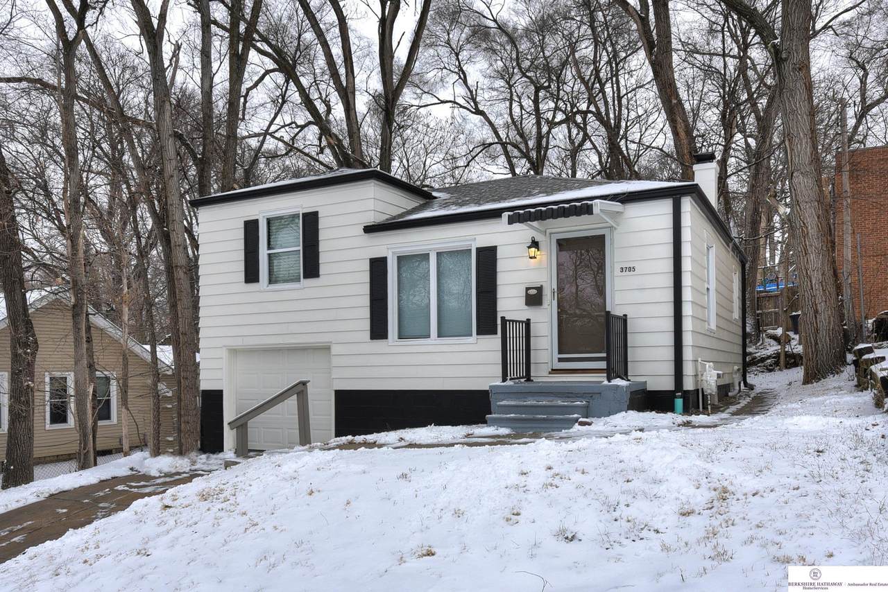 3705 43 Street - Photo 1