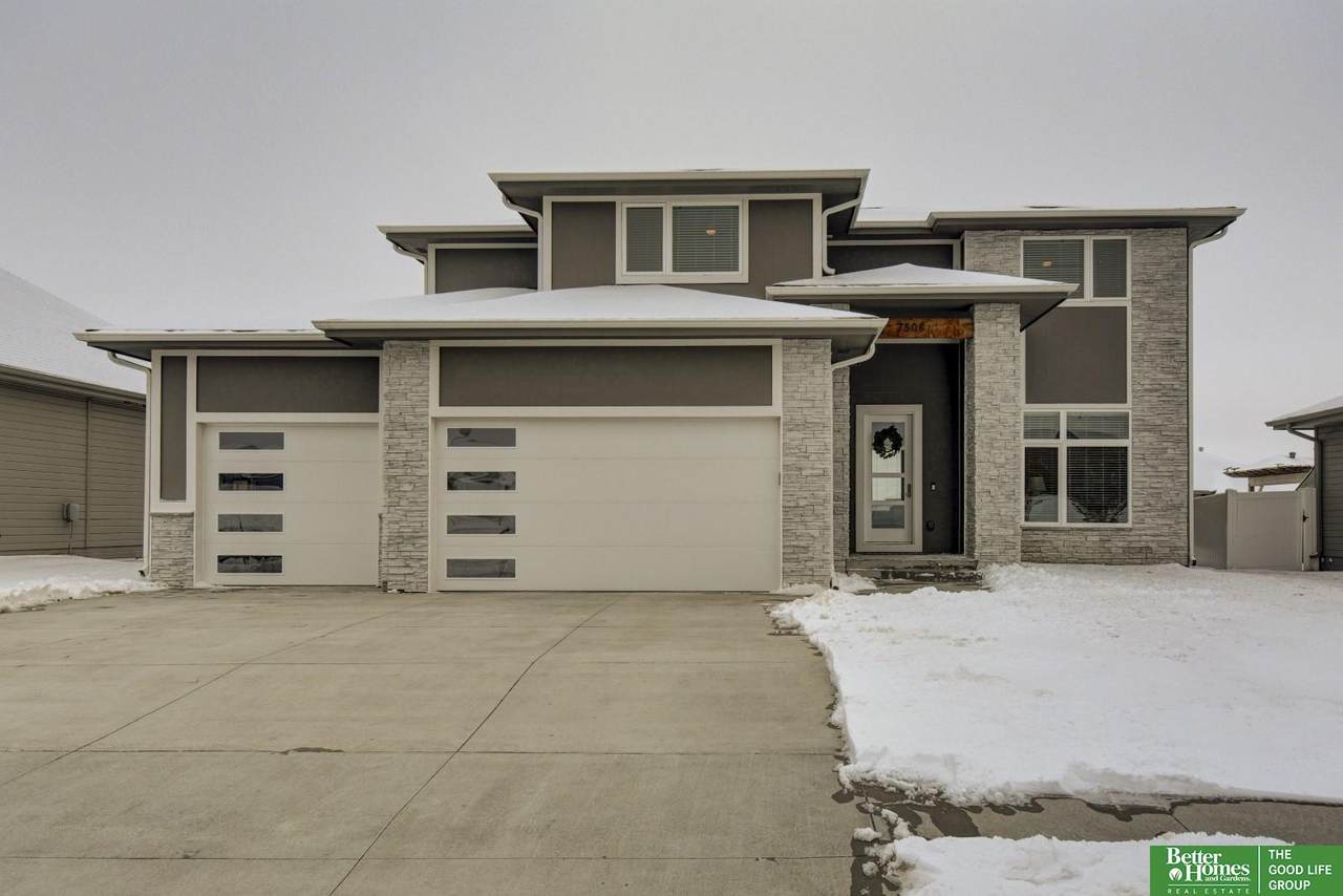 7508 168 Avenue - Photo 1