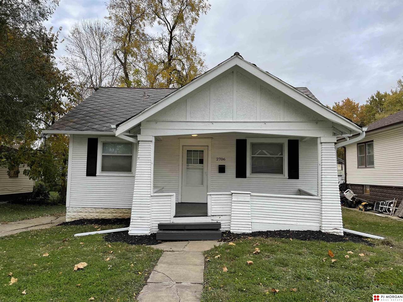 2706 Crown Point Avenue - Photo 1