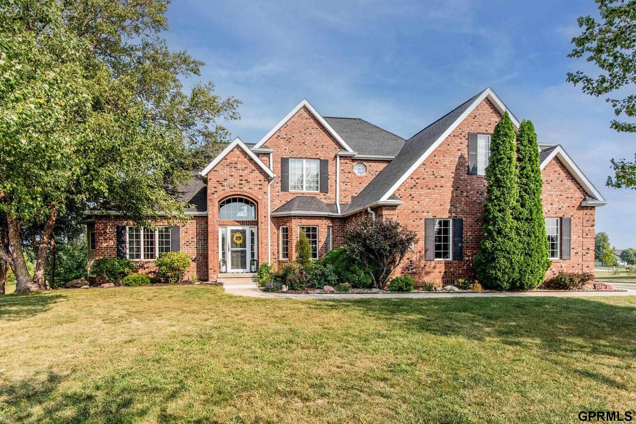 4002 Ridgeway Drive - Photo 1