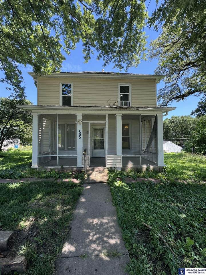 805 7th Street - Photo 1