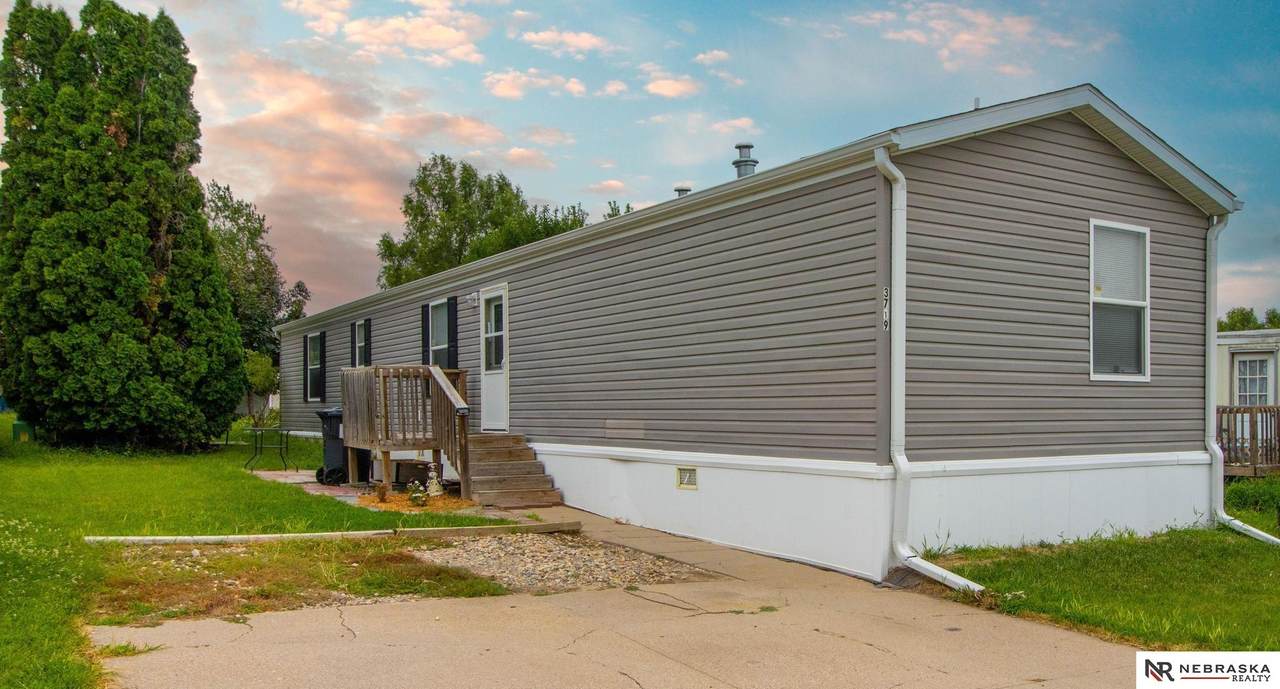 3719 Fairwood Court - Photo 1
