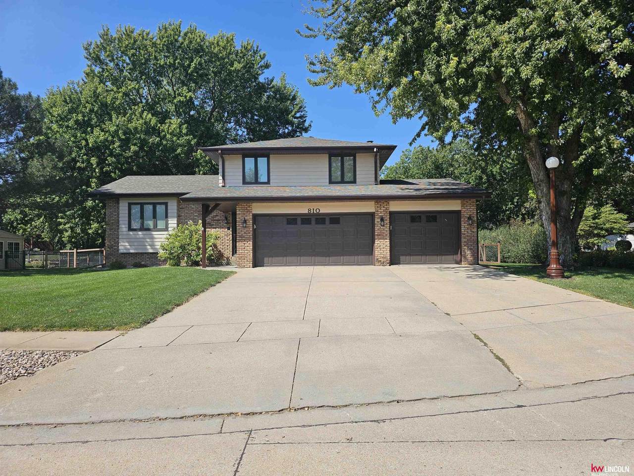 810 8th Street - Photo 1
