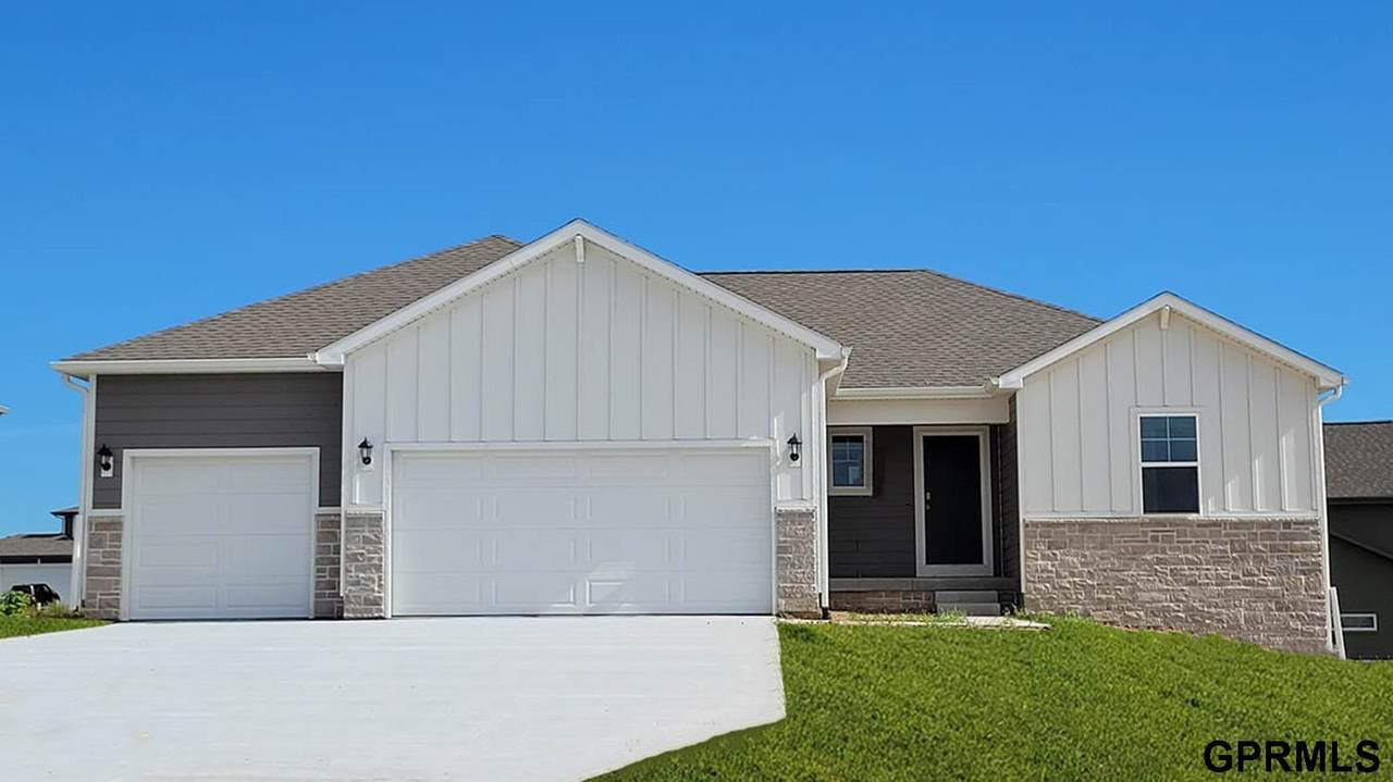 6430 Park Crest Drive - Photo 1