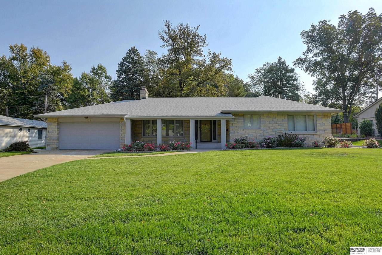 319 68th Street - Photo 1