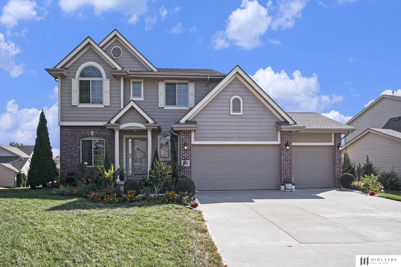 5301 164th Street - Photo 1