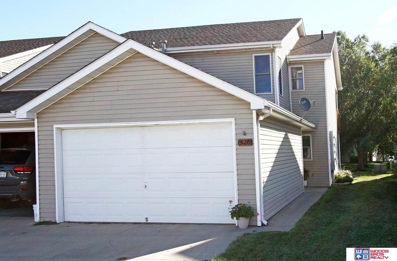 520 Lakeside Drive - Photo 1