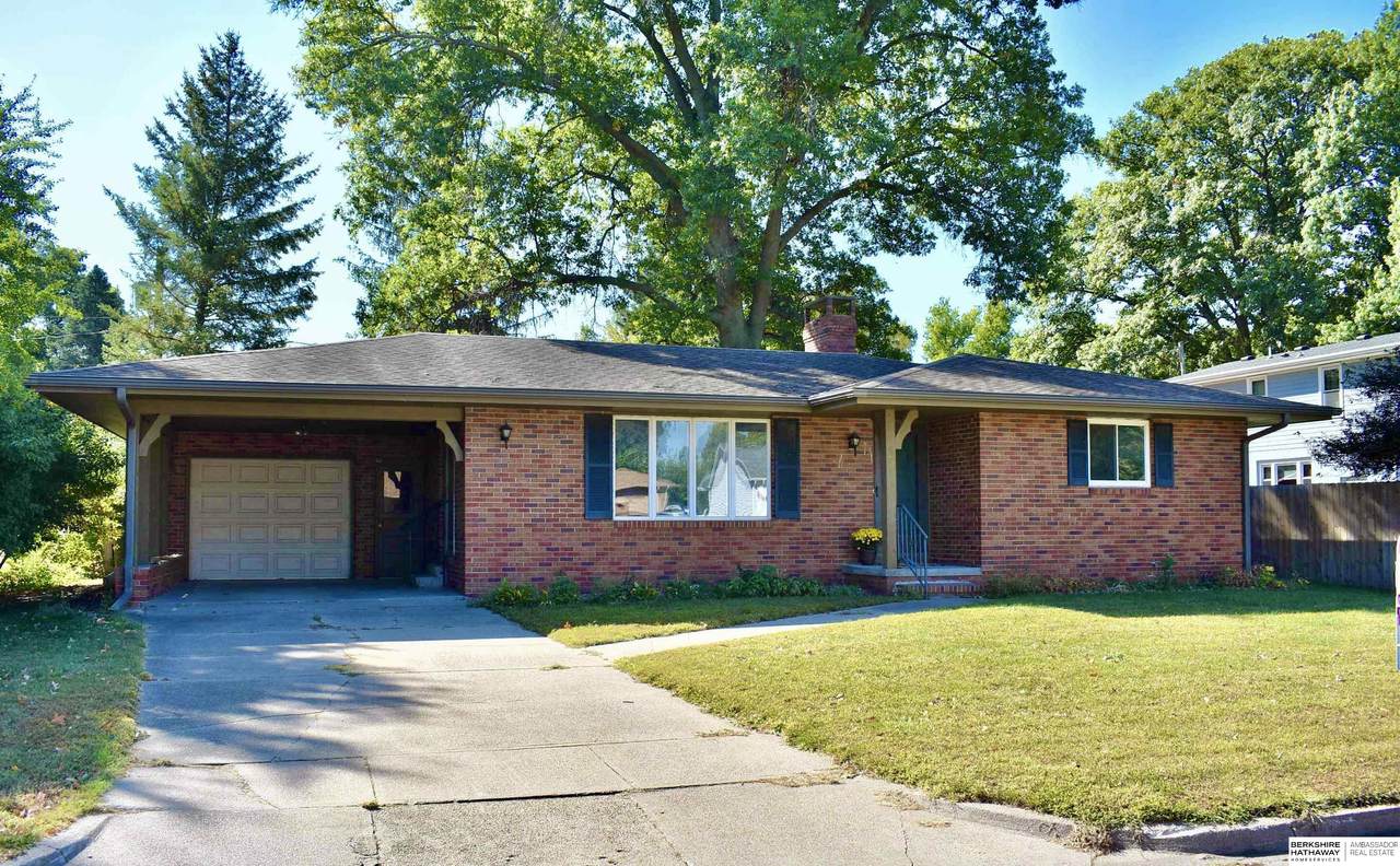 335 21st Avenue - Photo 1