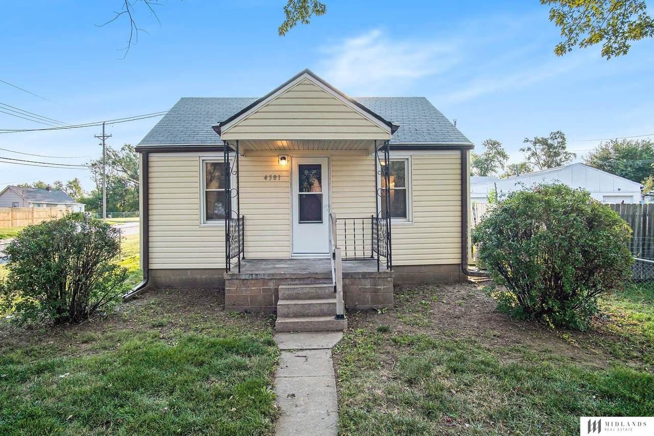 4501 48th Street - Photo 1