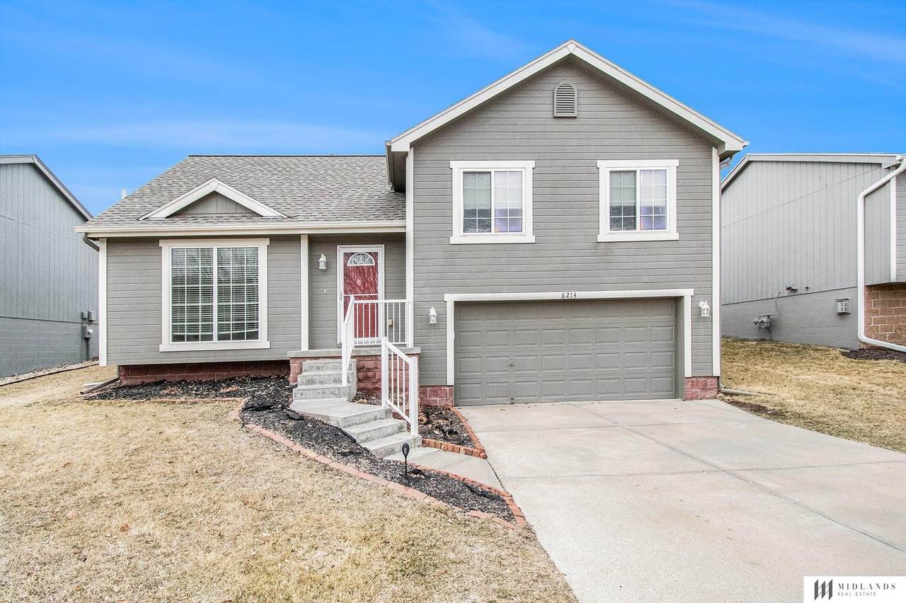 6214 148th Street - Photo 1