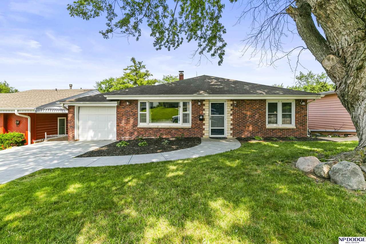 2409 48 Avenue - Photo 1