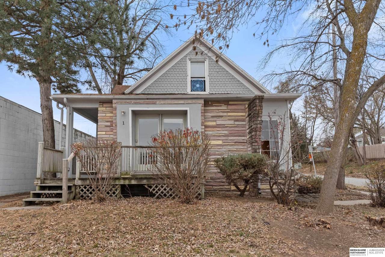 6573 Maple Street - Photo 1