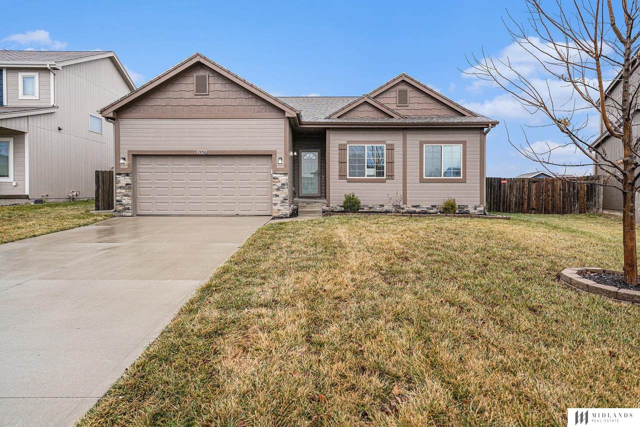 13716 43rd Avenue - Photo 1