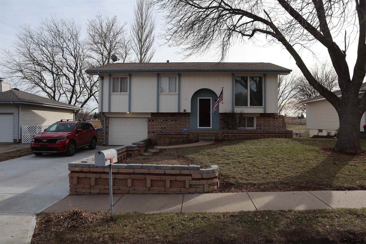 8021 Marisu Lane - Photo 1