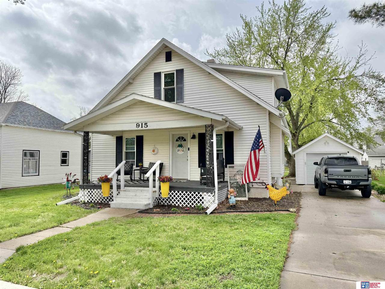 915 3rd Street - Photo 1