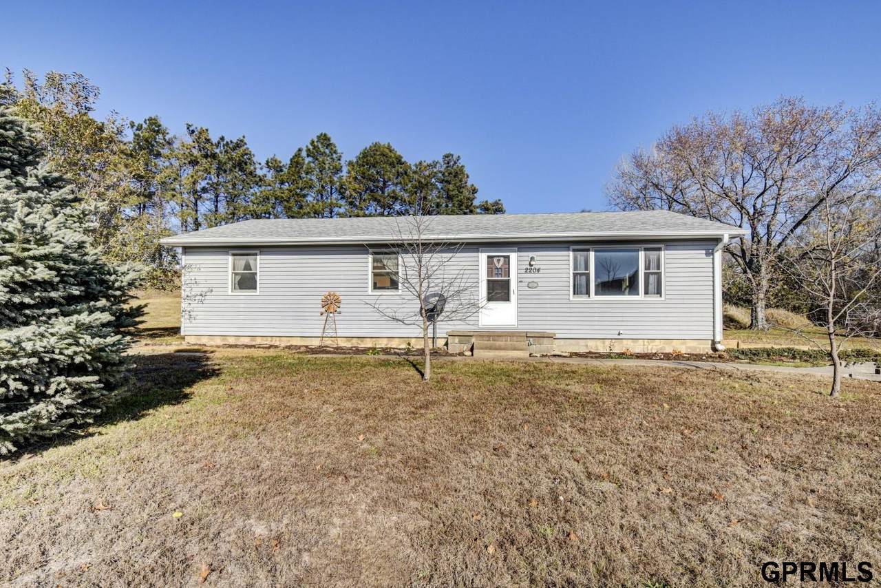 2204 Splitt Dr - Photo 1
