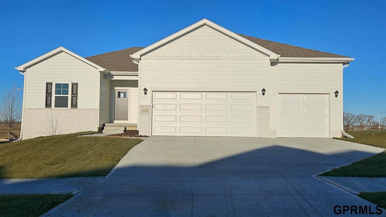 12314 204th Avenue - Photo 1