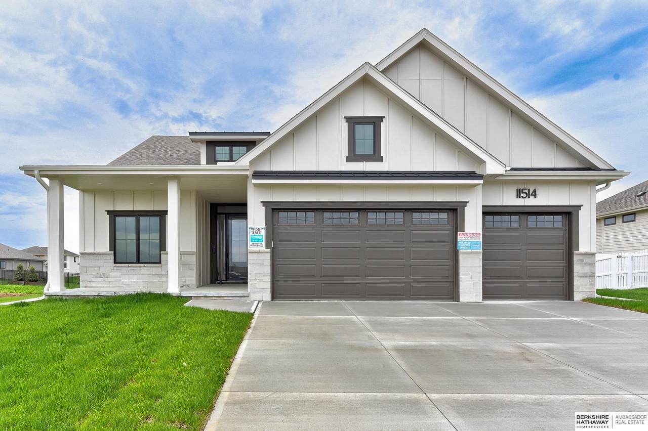 11514 114th Avenue - Photo 1