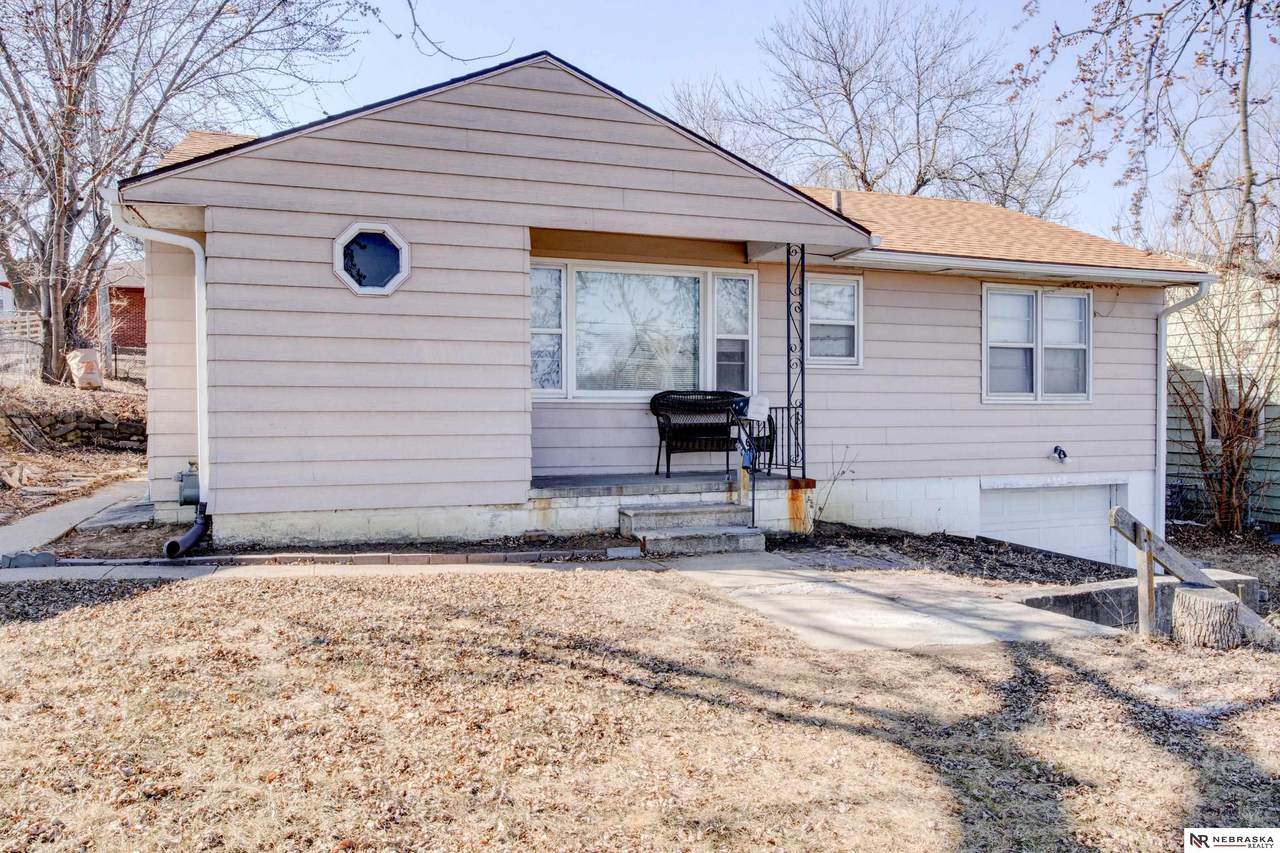 5348 44th Avenue - Photo 1