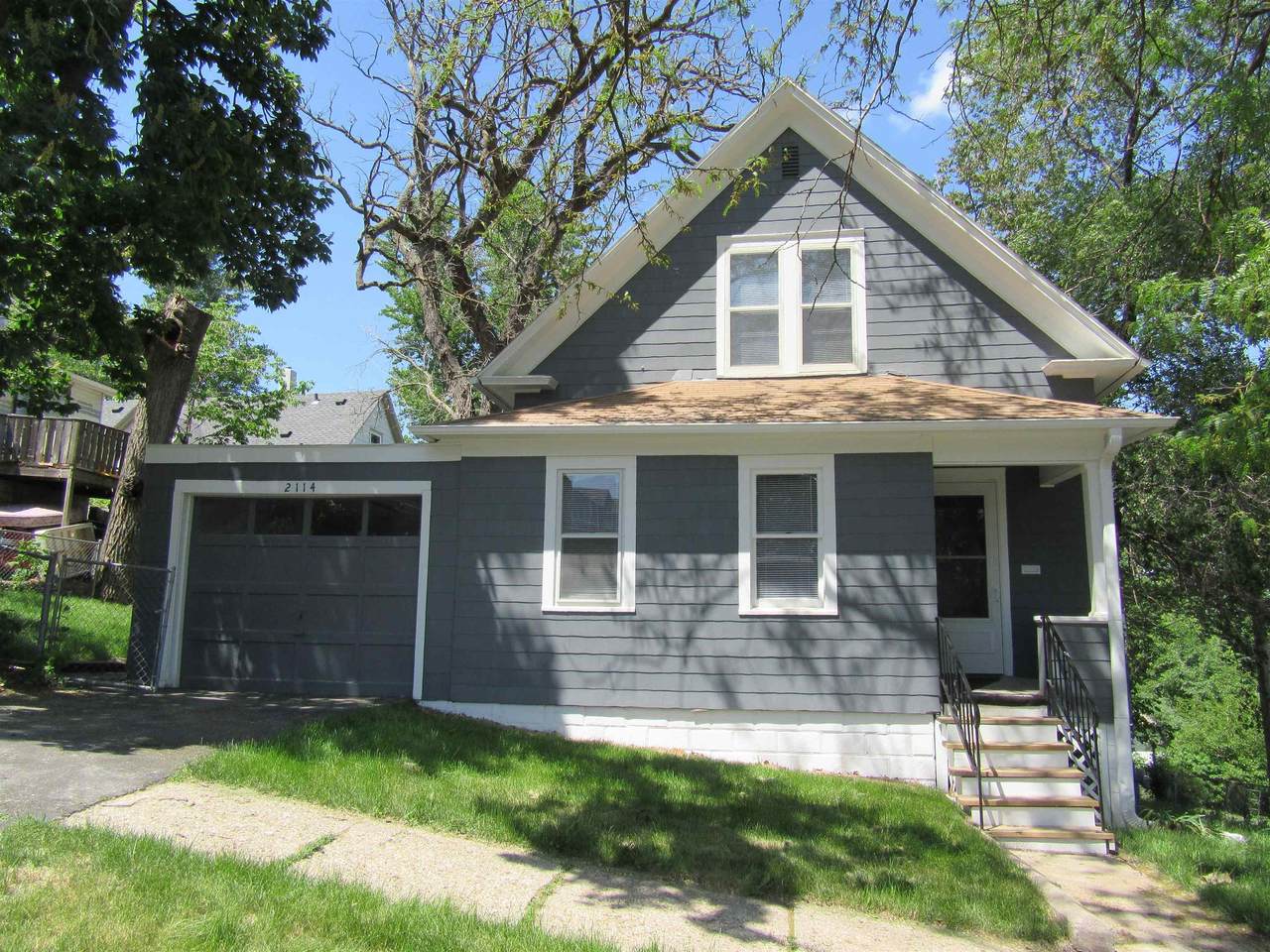 2114 G Street - Photo 1