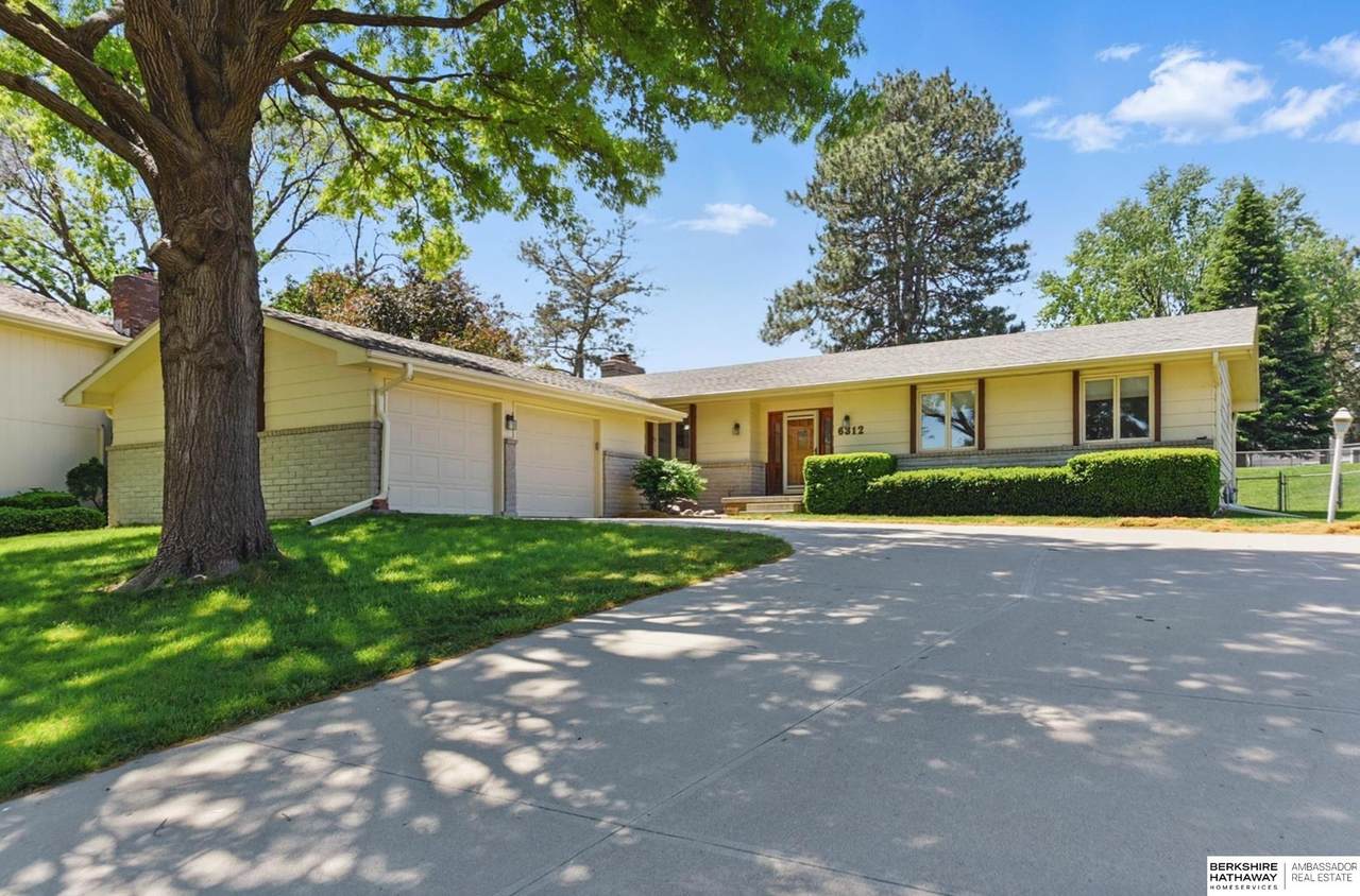 6312 72nd Avenue - Photo 1