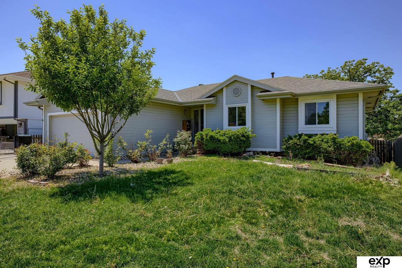 5118 167 Avenue - Photo 1
