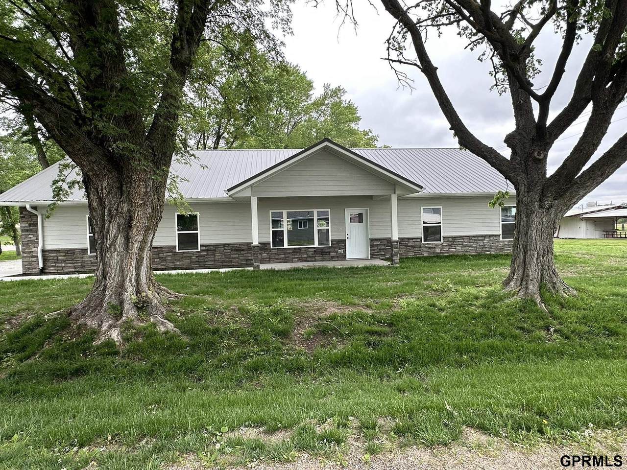 221 Kelley Street - Photo 1